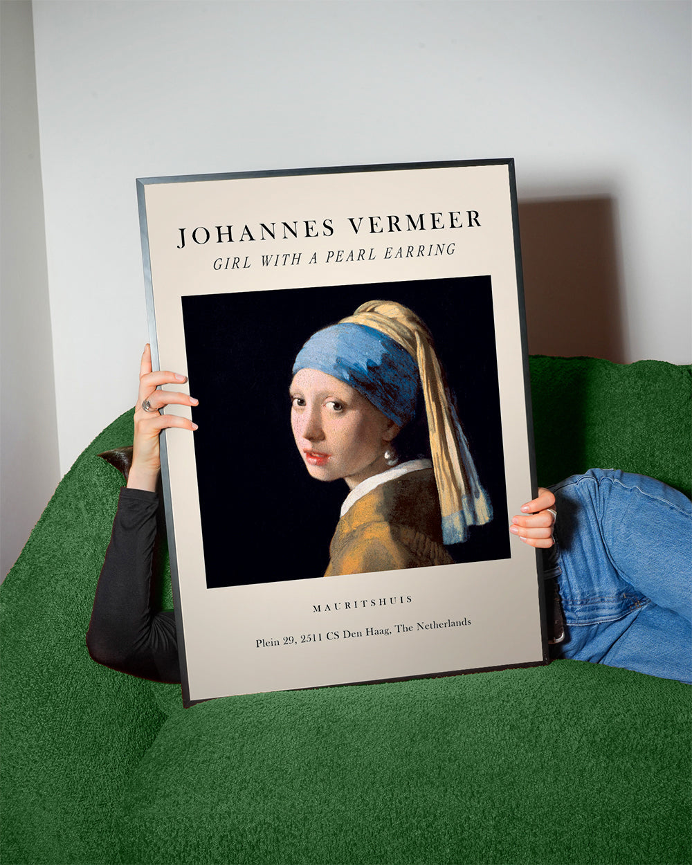Girl with a Pearl Earring Exhibition - Johannes Vermeer