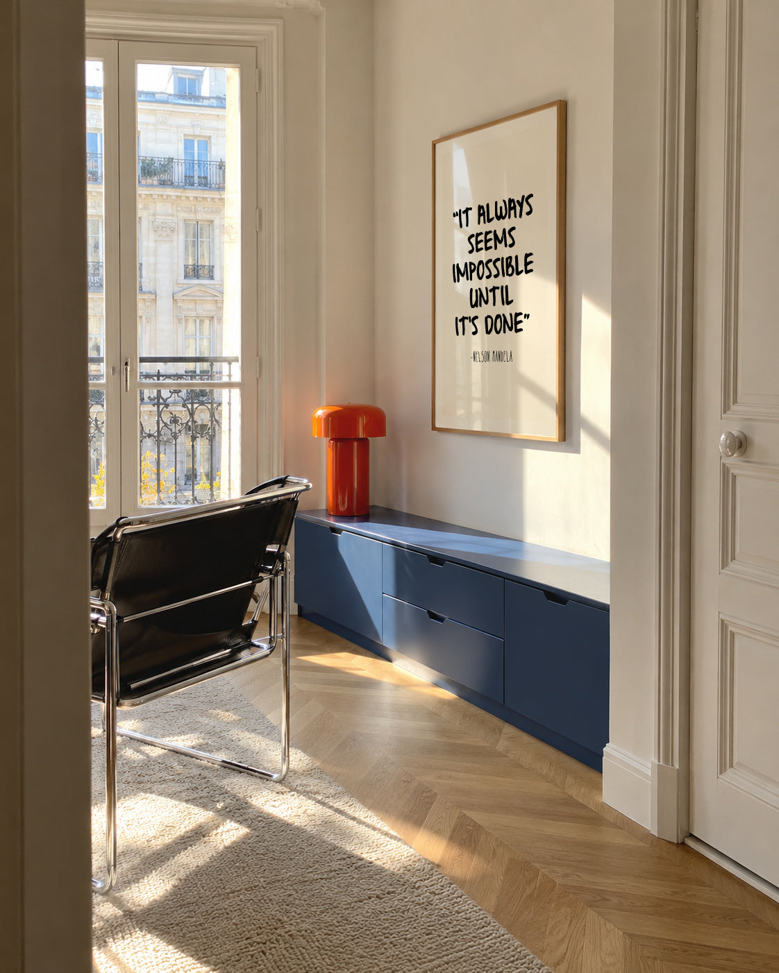 Mandela - Framed poster in an interior