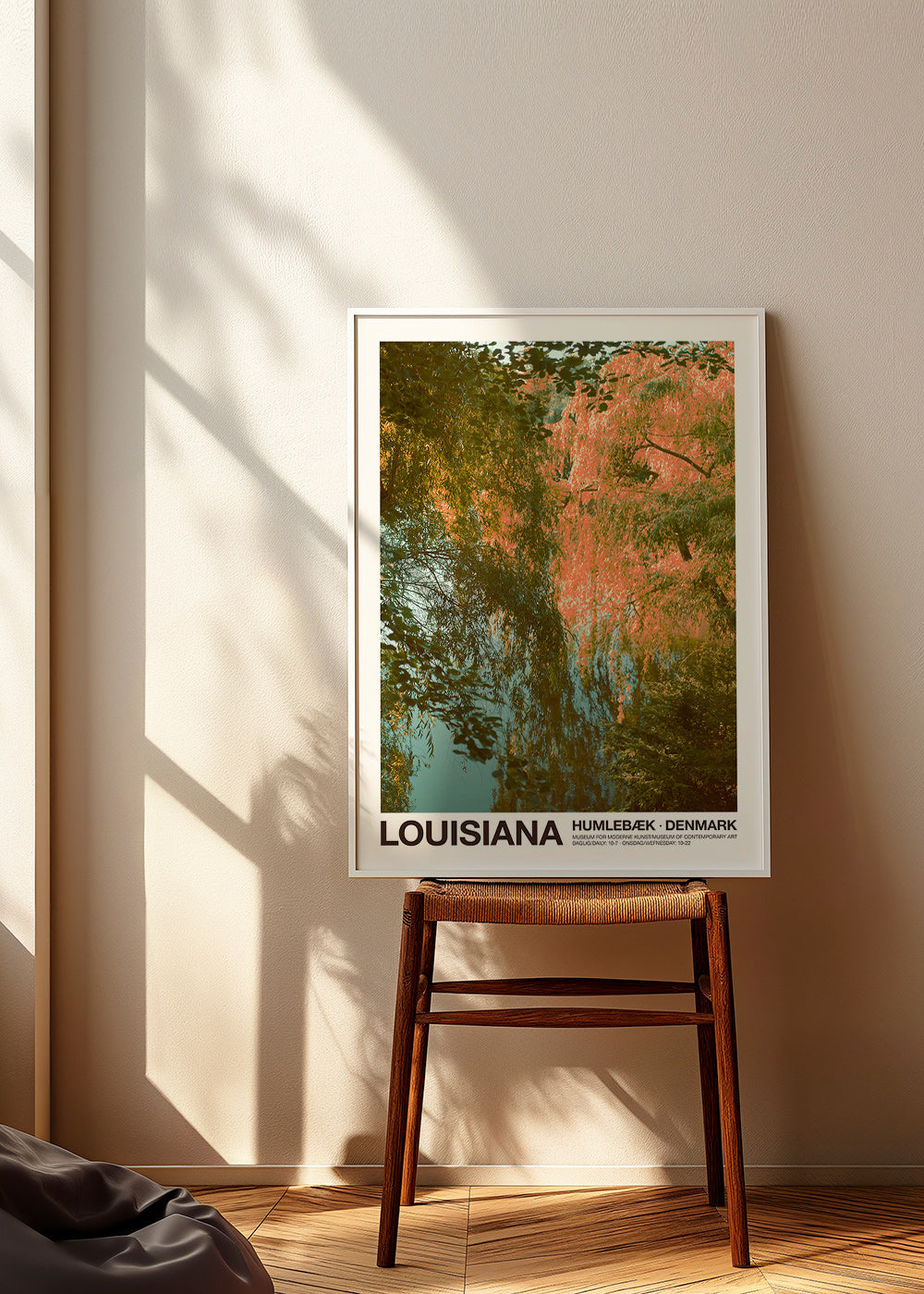 Cuadro de paisaje con lago y reflejos rosados – Product1