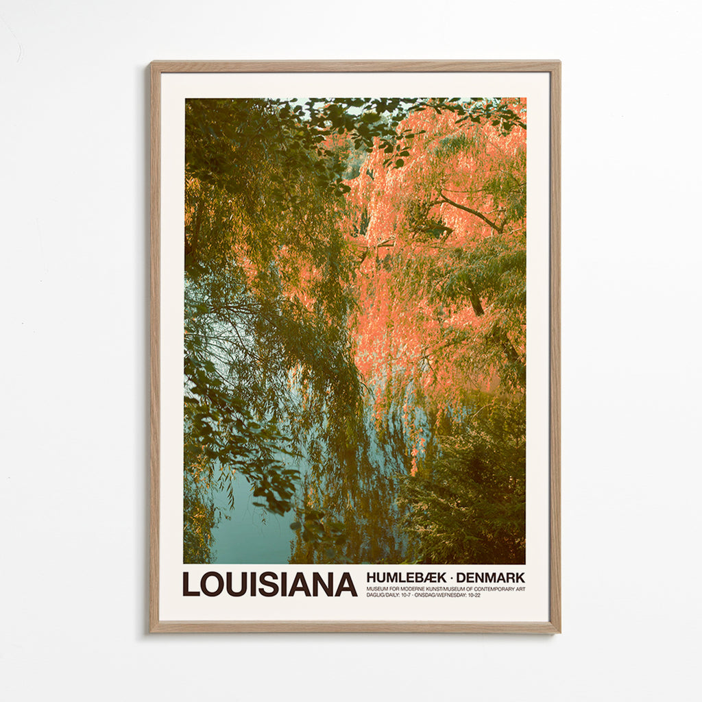 Cuadro de paisaje con lago y reflejos rosados – Oak Frame