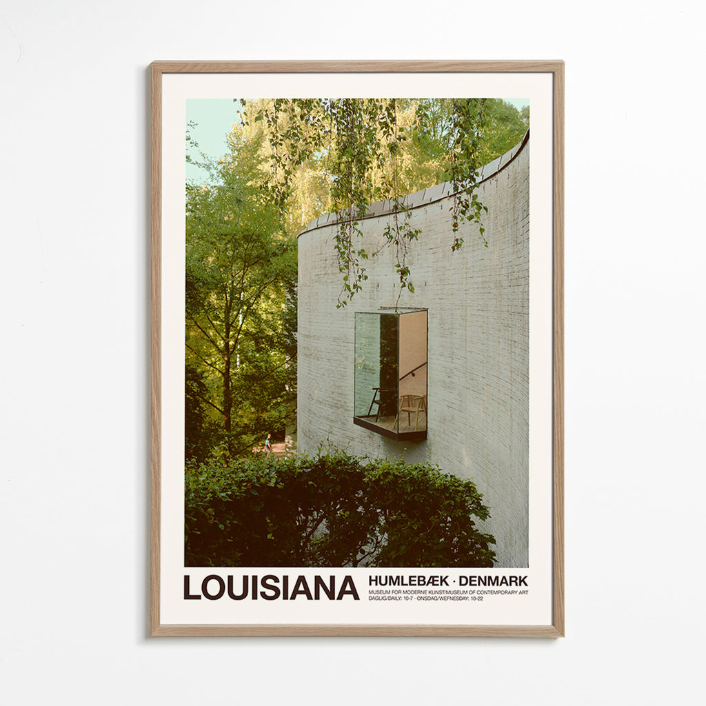 Fotografía de arquitectura curva con ventana saliente – Oak Frame