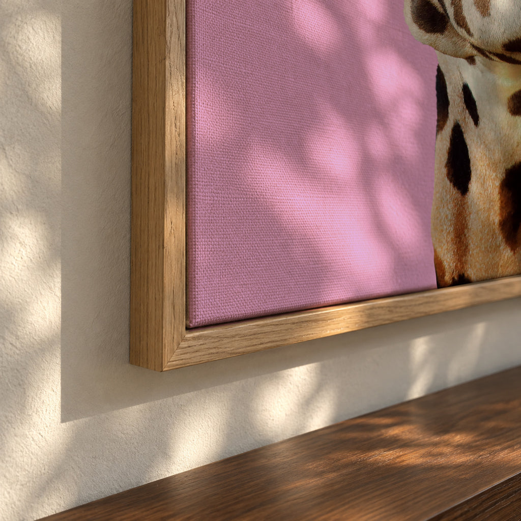 Tennis Giraffe - Framed canvas detail