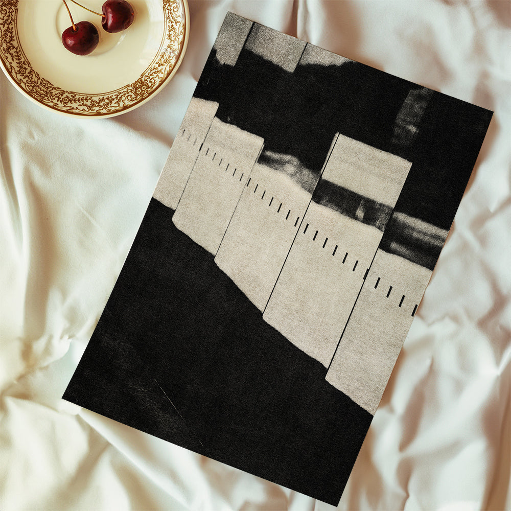 NOIR ABSTRACT / Distorted