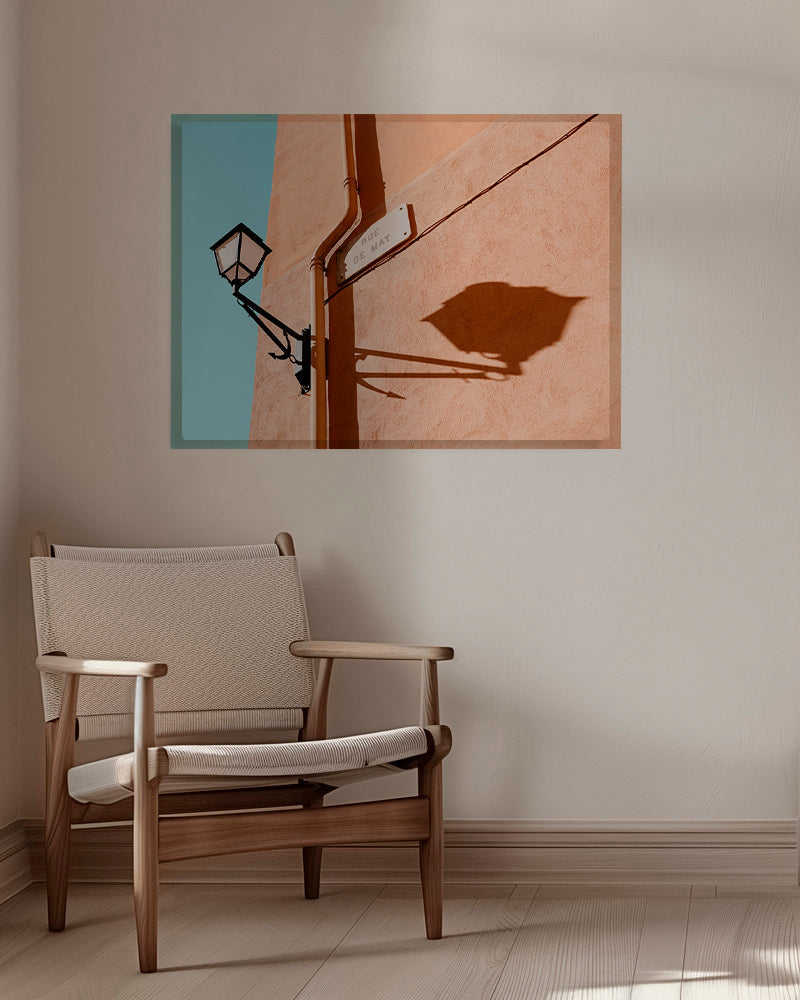 Cuadro de ciudades con farol y sombra en pared – Canvas
