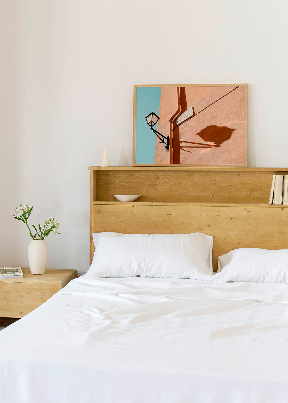 Cuadro de ciudades con farol y sombra en pared – Product1