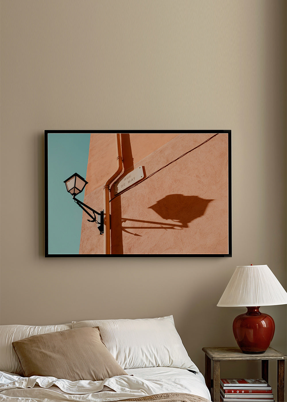 Cuadro de ciudades con farol y sombra en pared – Product3