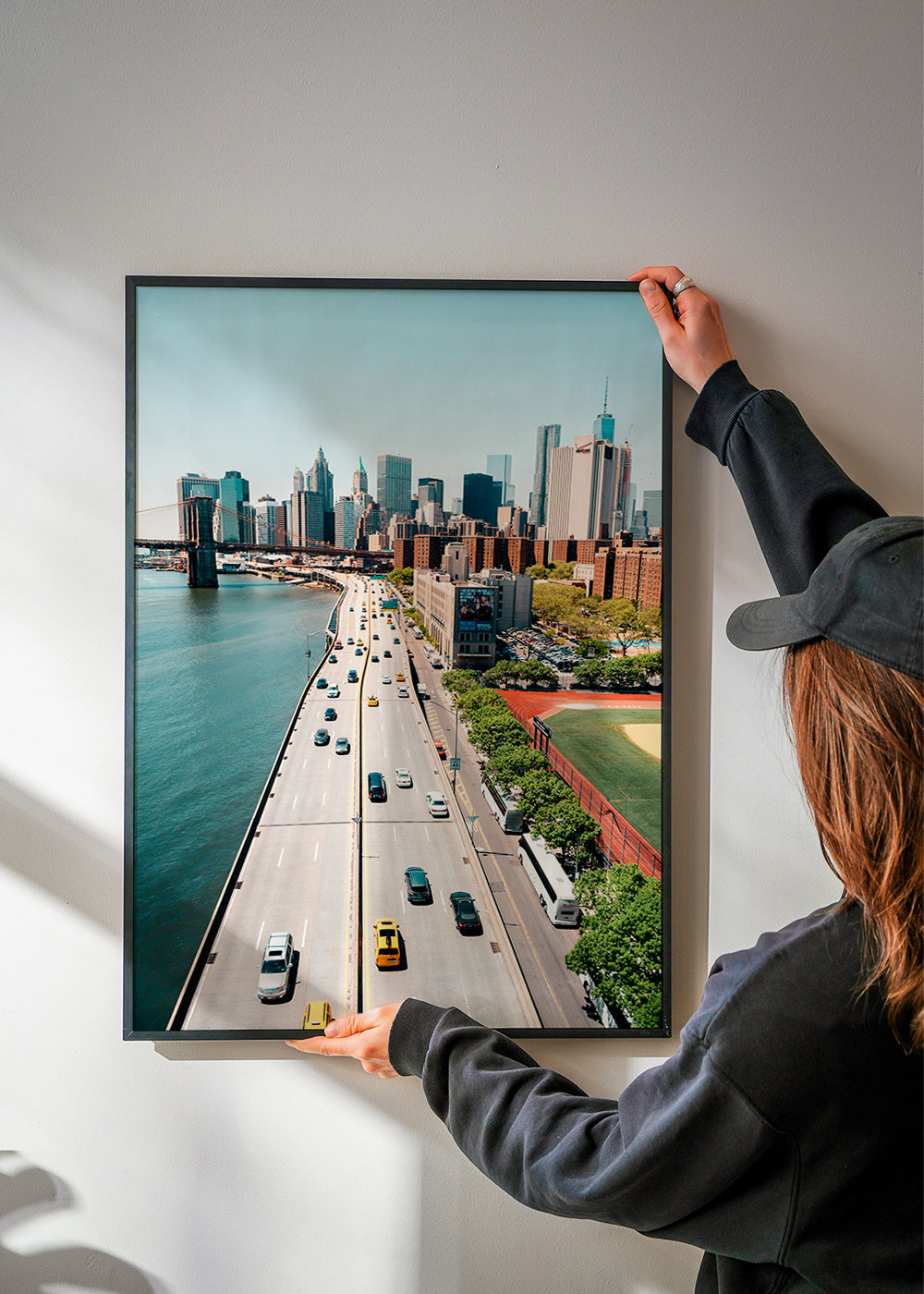 Cuadro de ciudades: skyline y puente desde altura – Product2