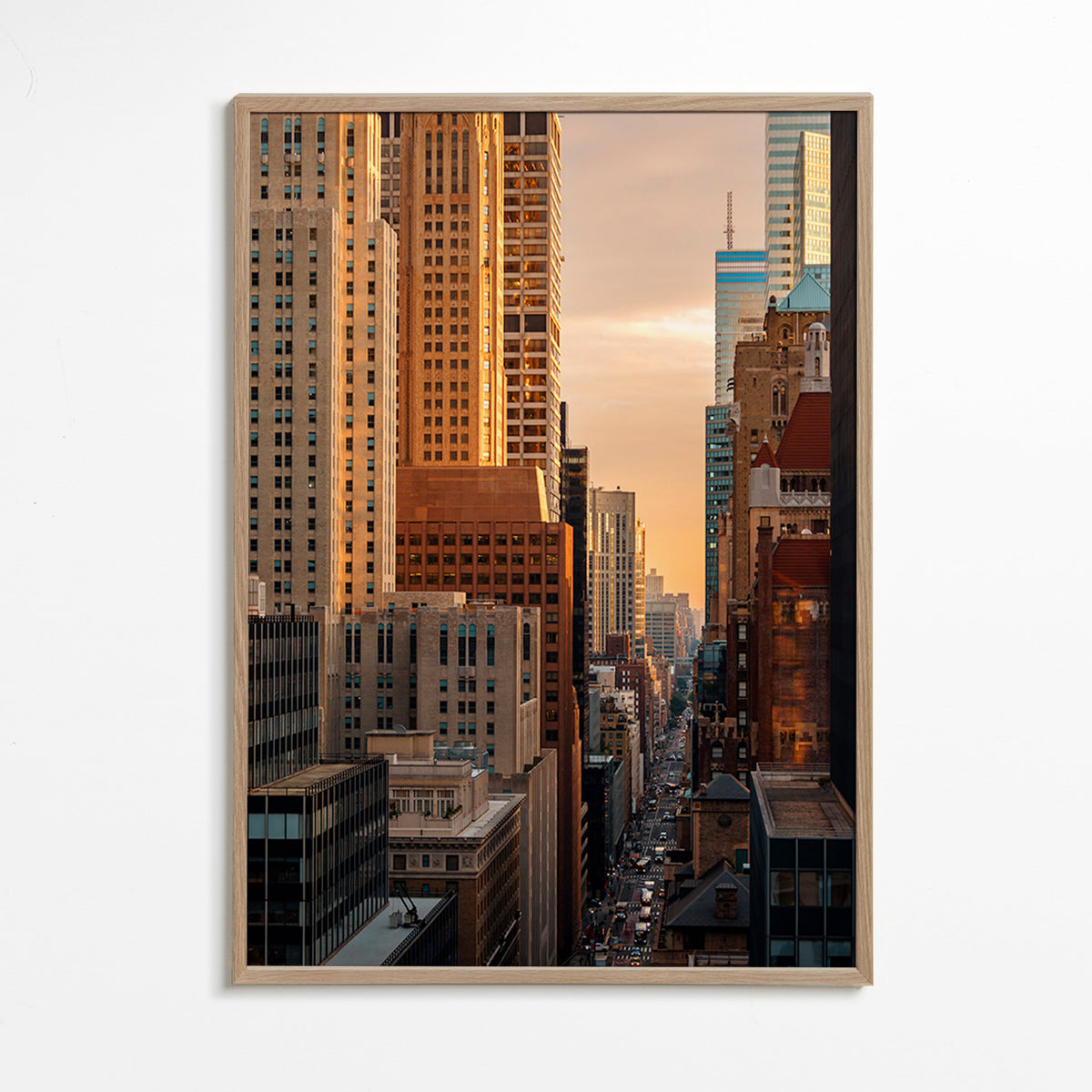 Cuadro de ciudades con skyline al amanecer – Oak Frame