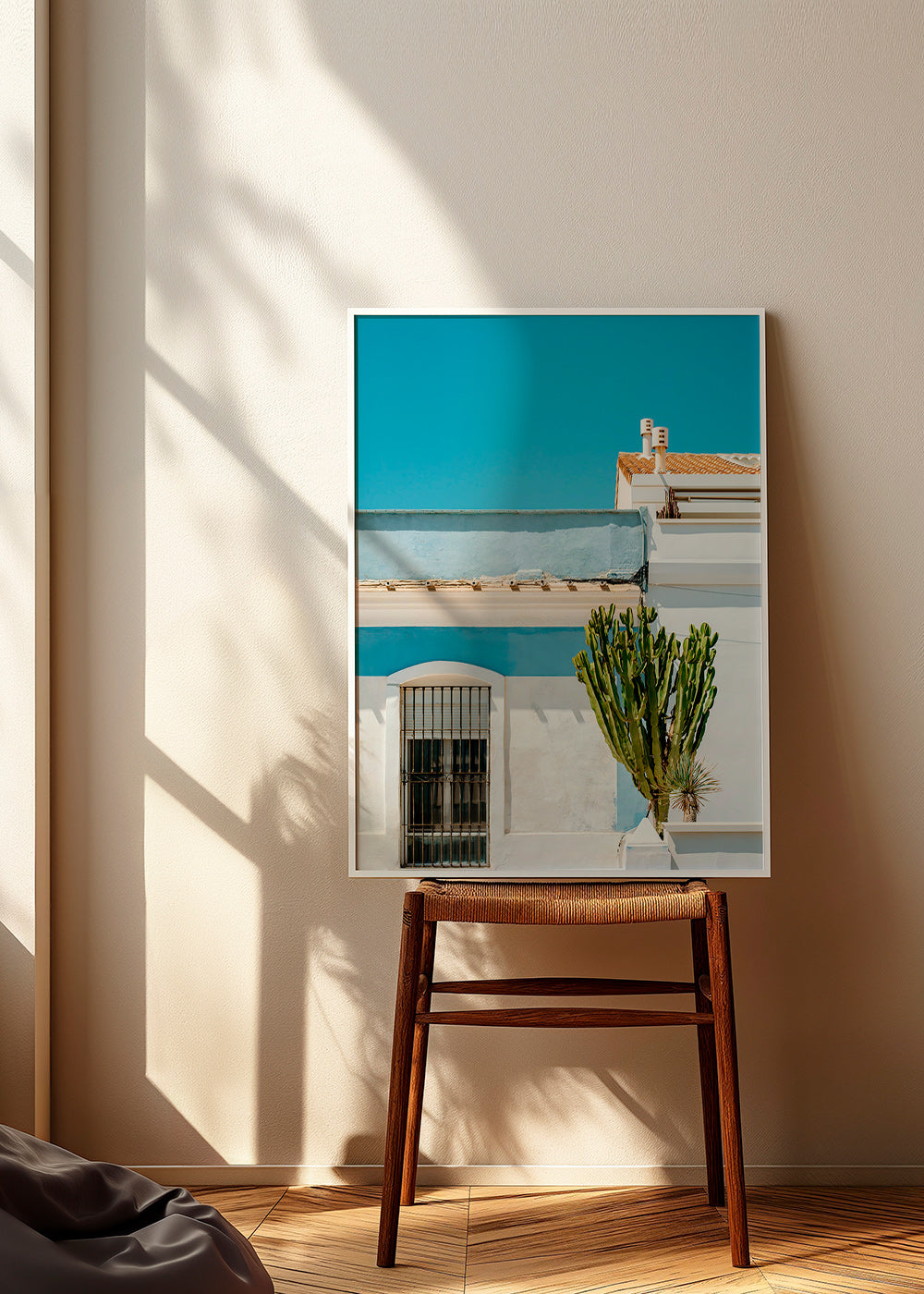 Lámina botánica: fachada mediterránea con cactus – Product1