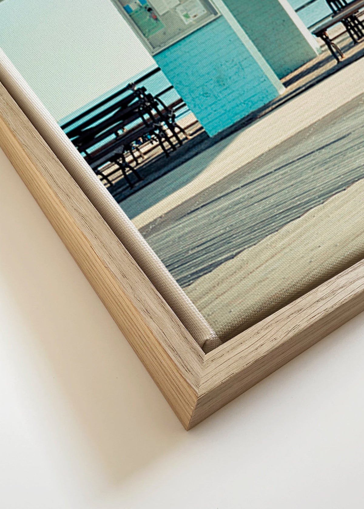 Fotografía en muelle con banco solitario – Canvas detail