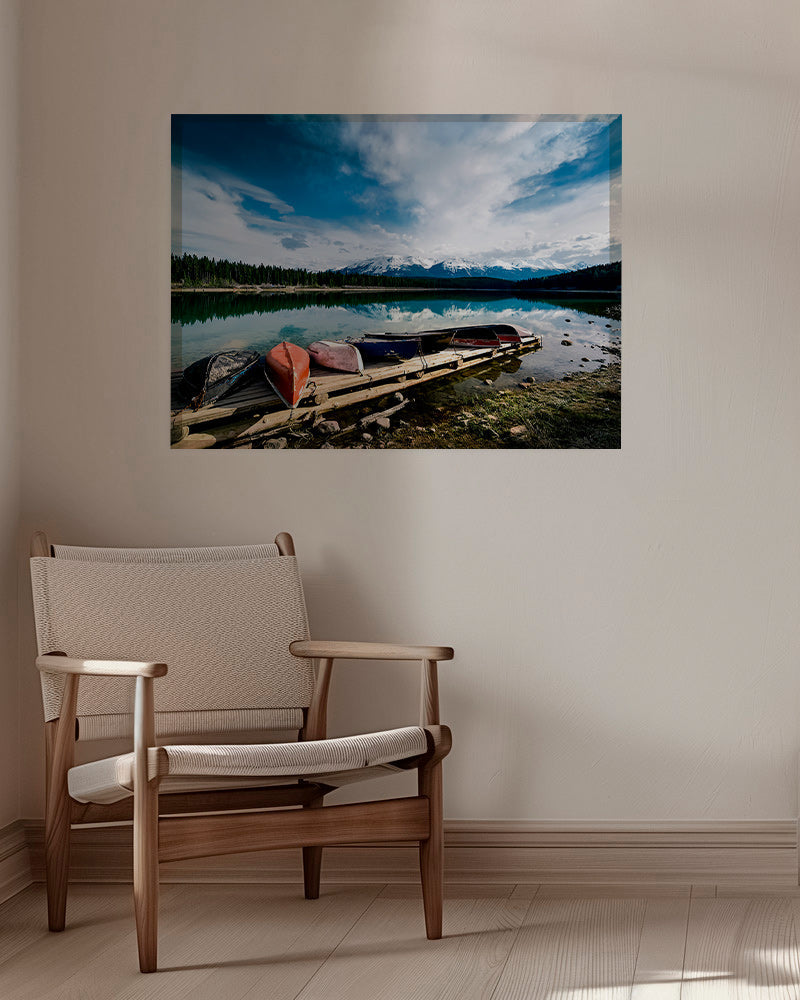 Cuadro de paisaje con canoas en muelle – Canvas