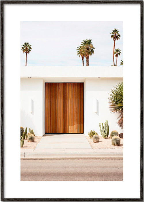 Fotografía arquitectónica con puerta de lamas – Black Frame