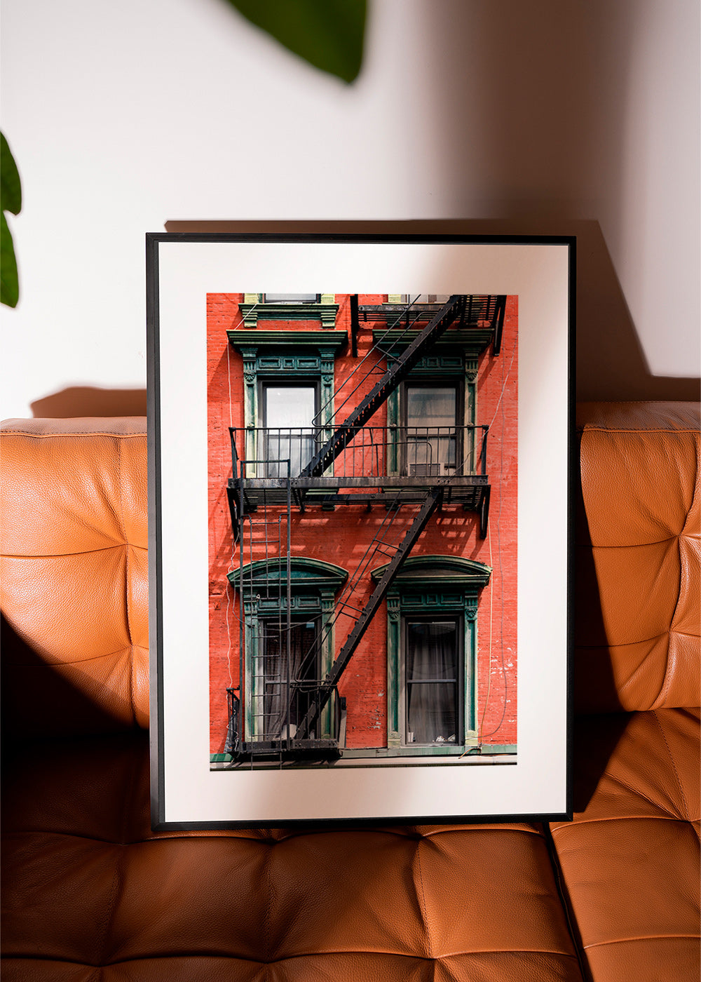 Cuadro de ciudades: fachada de NY con escalera de emergencia – Product1