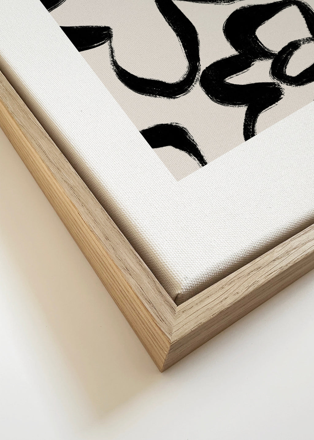 Bold and beautiful - Framed canvas detail