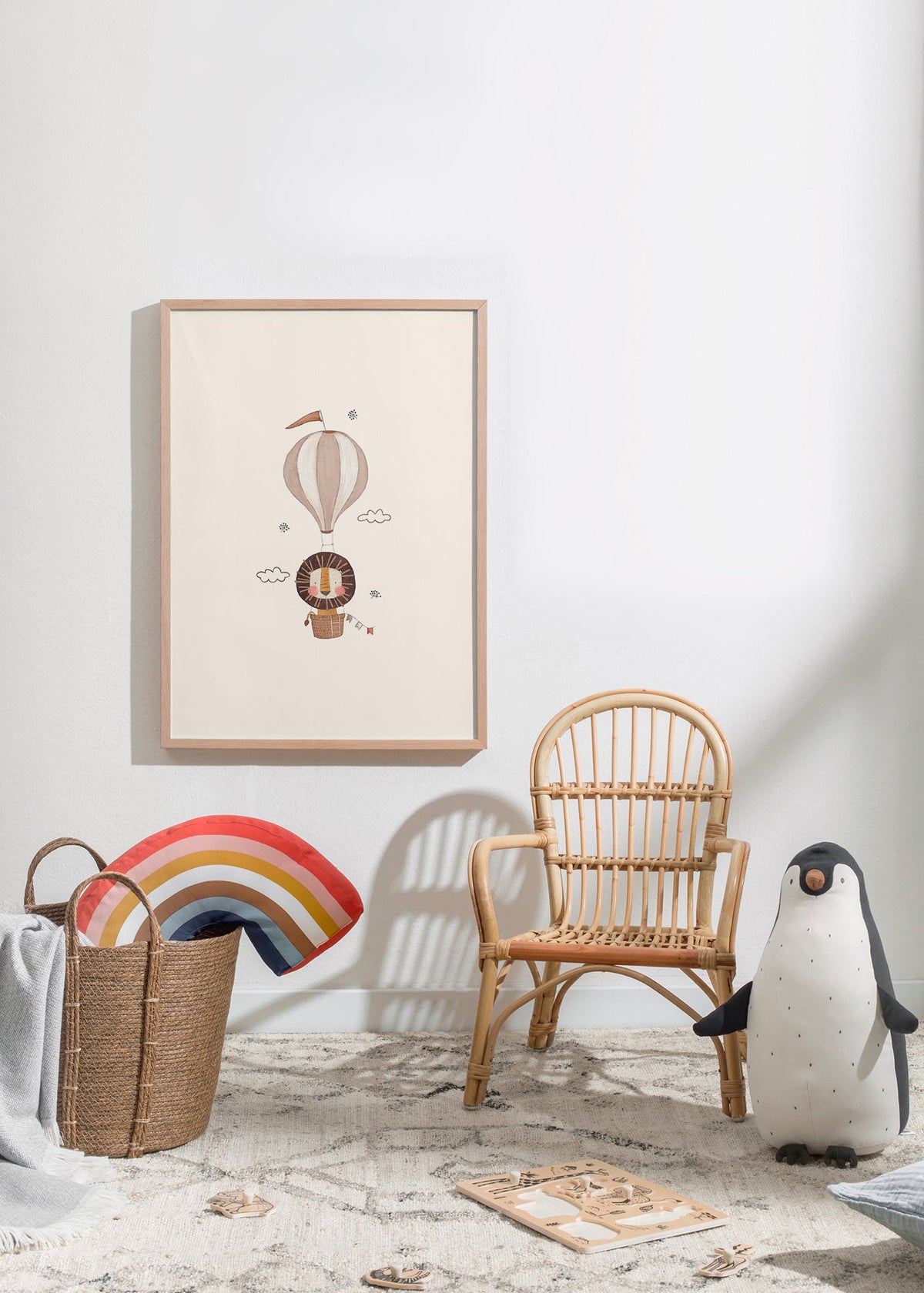 Lámina infantil: león en globo beige – Product1