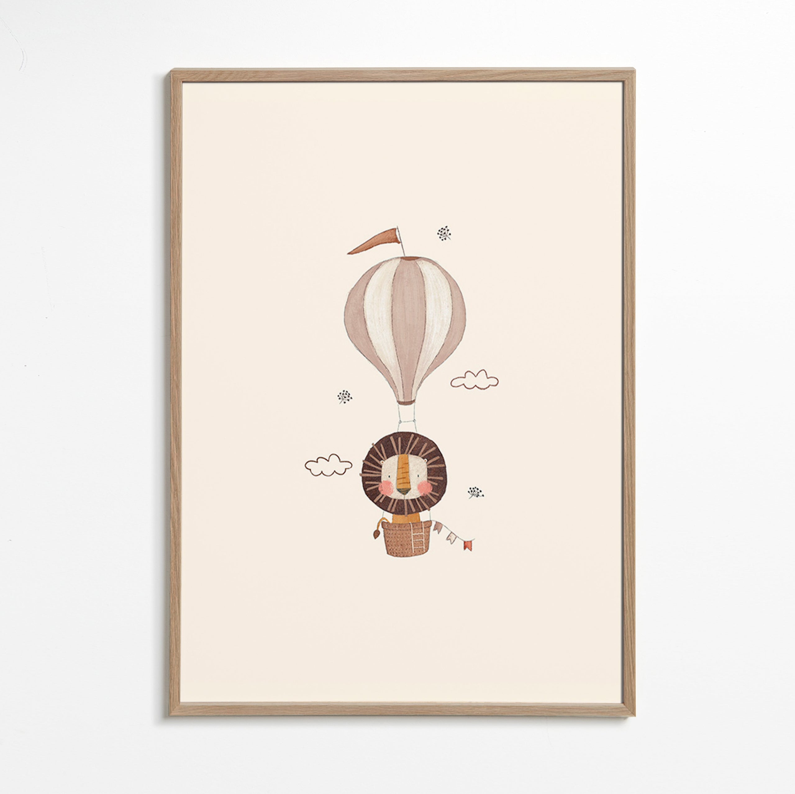 Lámina infantil: león en globo beige – Oak Frame