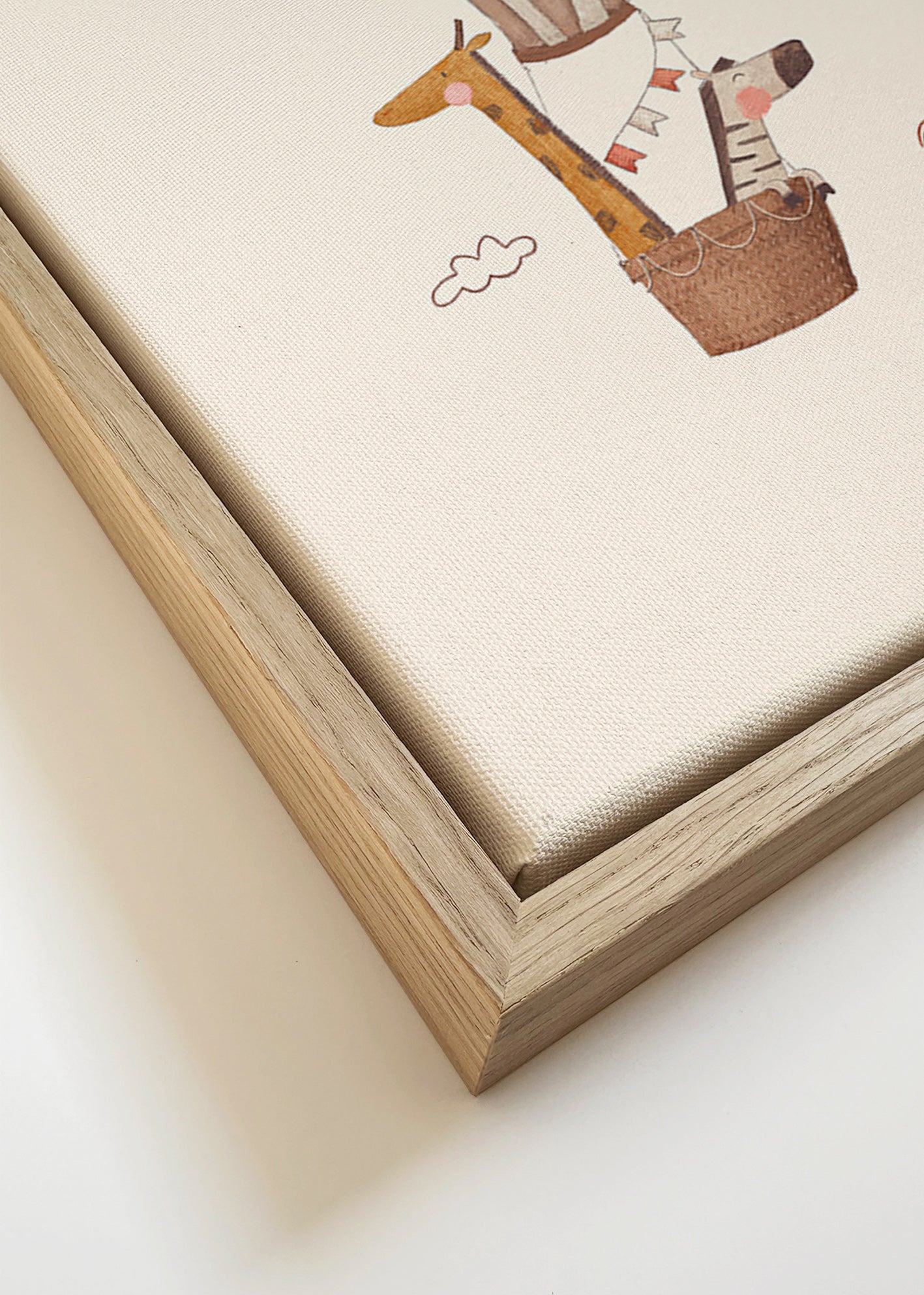 Lámina infantil: jirafa y elefante en globo – Canvas detail