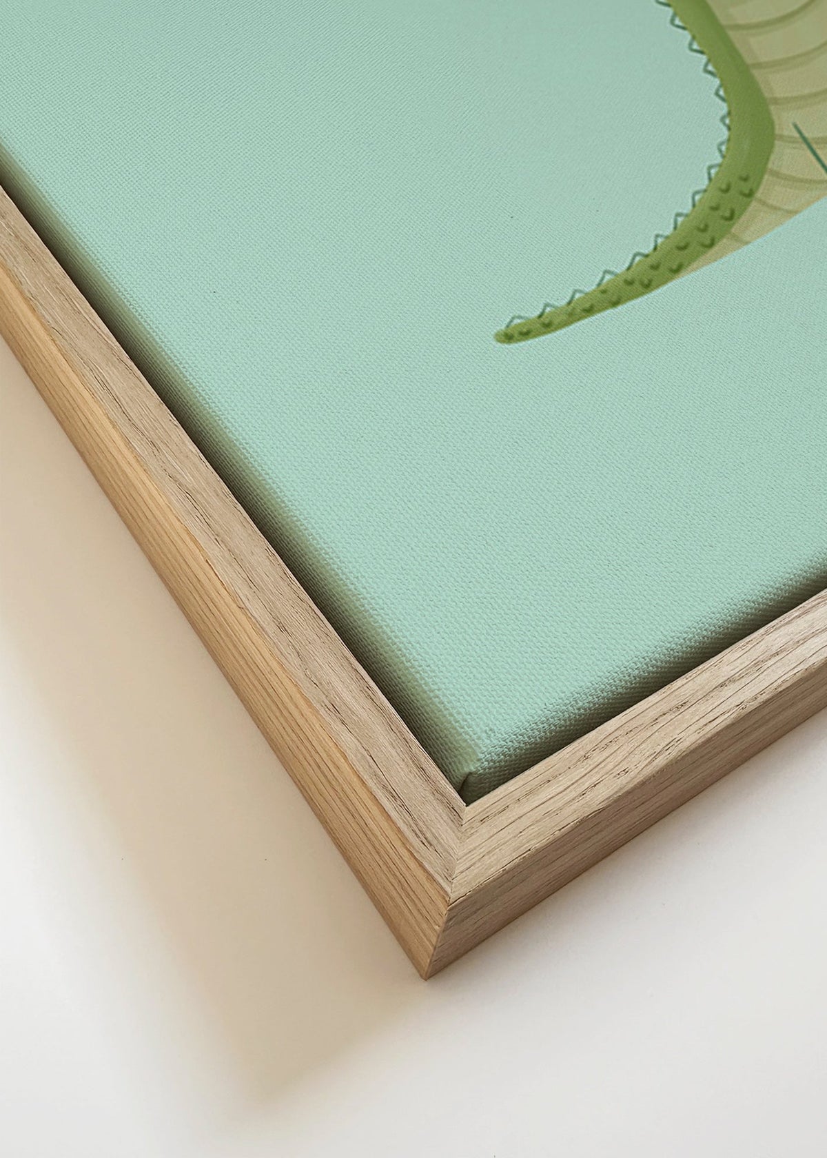 Lámina infantil cocodrilo sonriente sobre fondo mint – Canvas detail