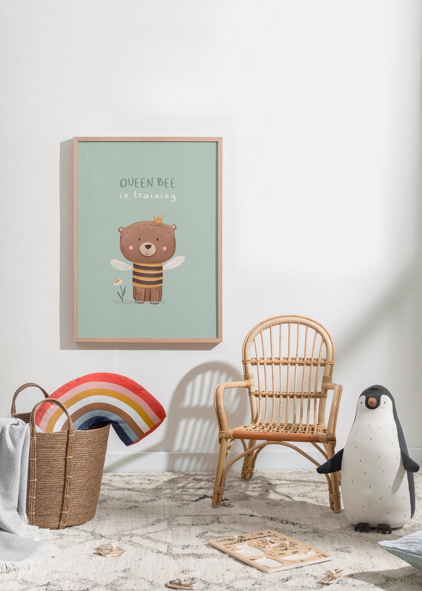 Lámina infantil con oso 'Queen Bee' y corona – Product2