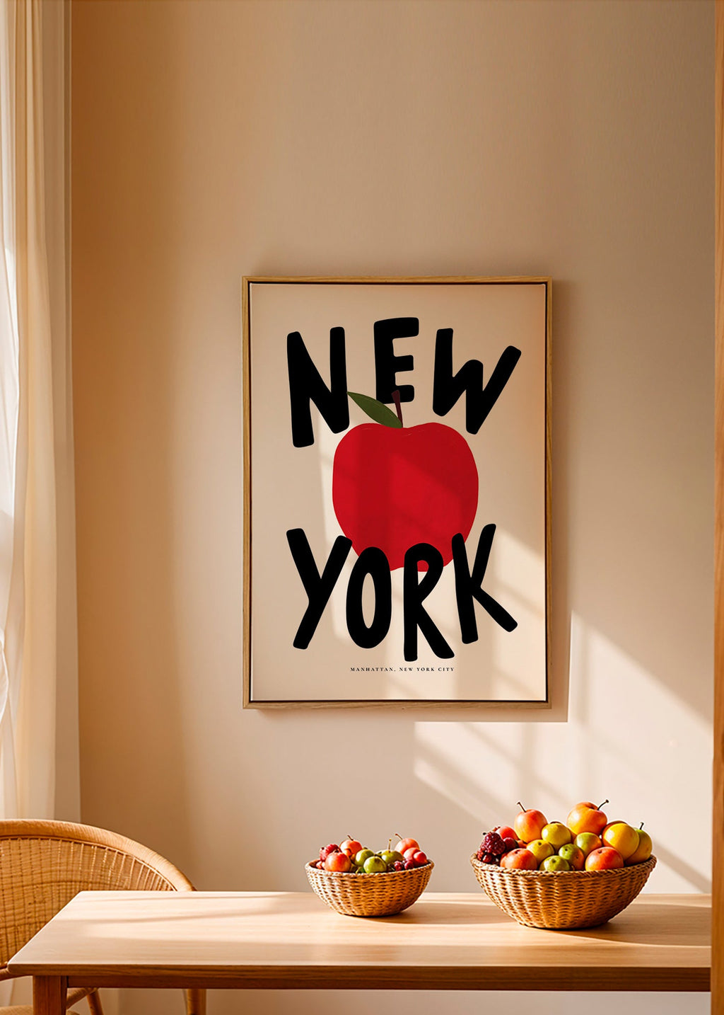 Cuadro de ciudades New York con manzana roja tipográfica – Canvas2