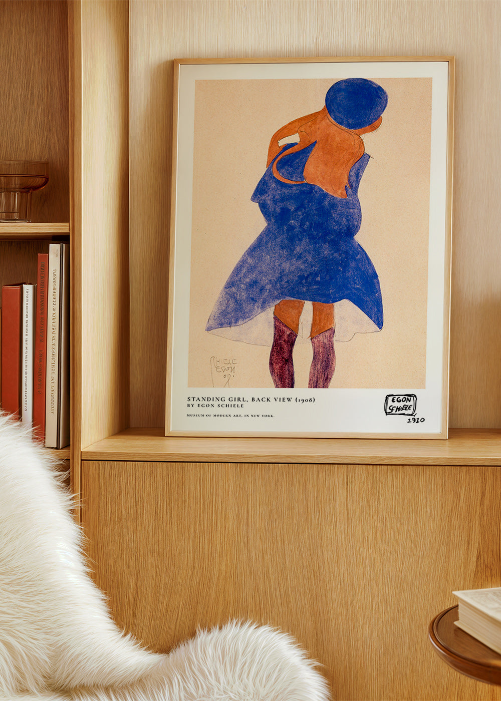 Ilustración: figura femenina de espaldas en azul – Product3