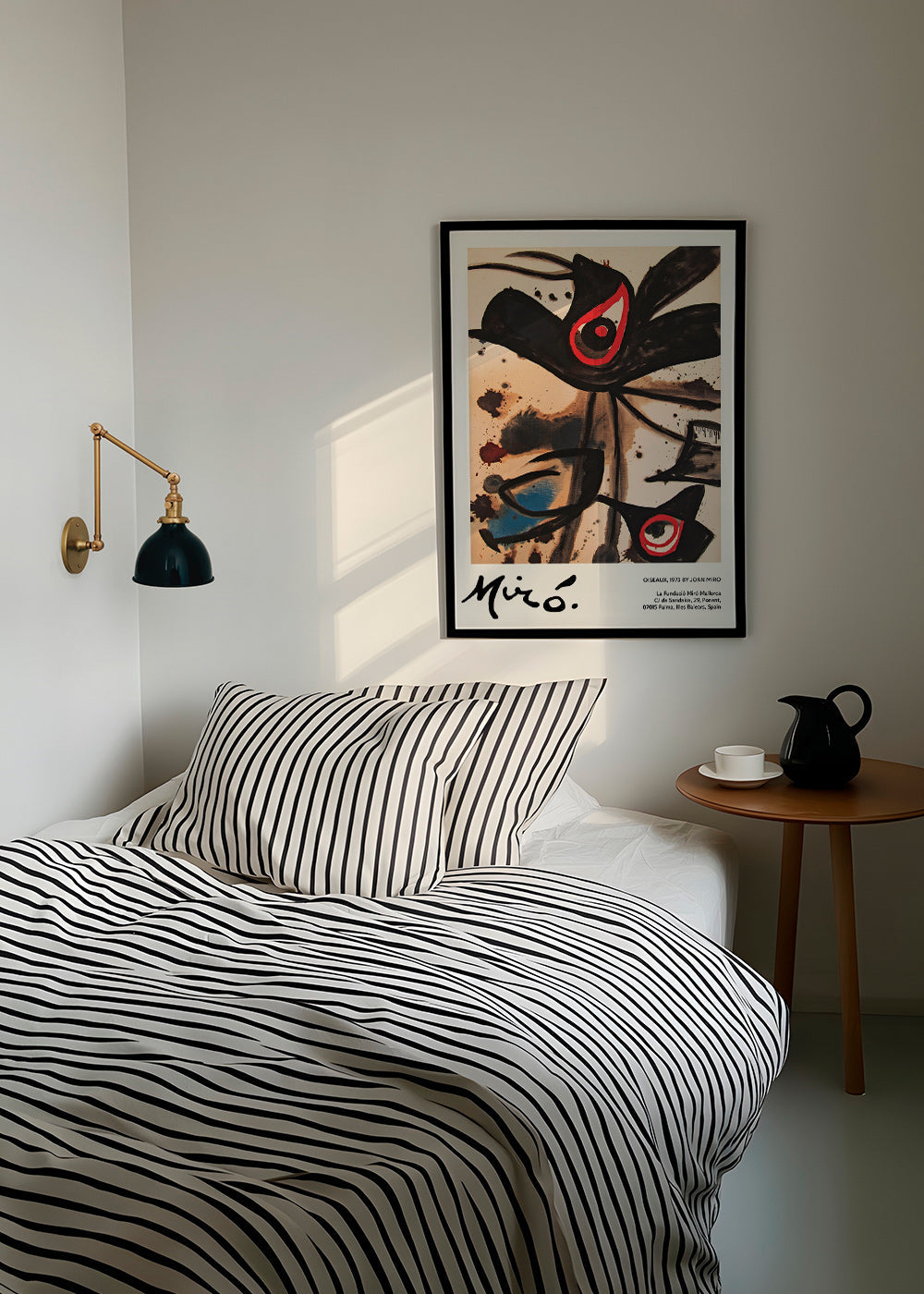 Cuadro abstracto con motivos de aves negras – Product3
