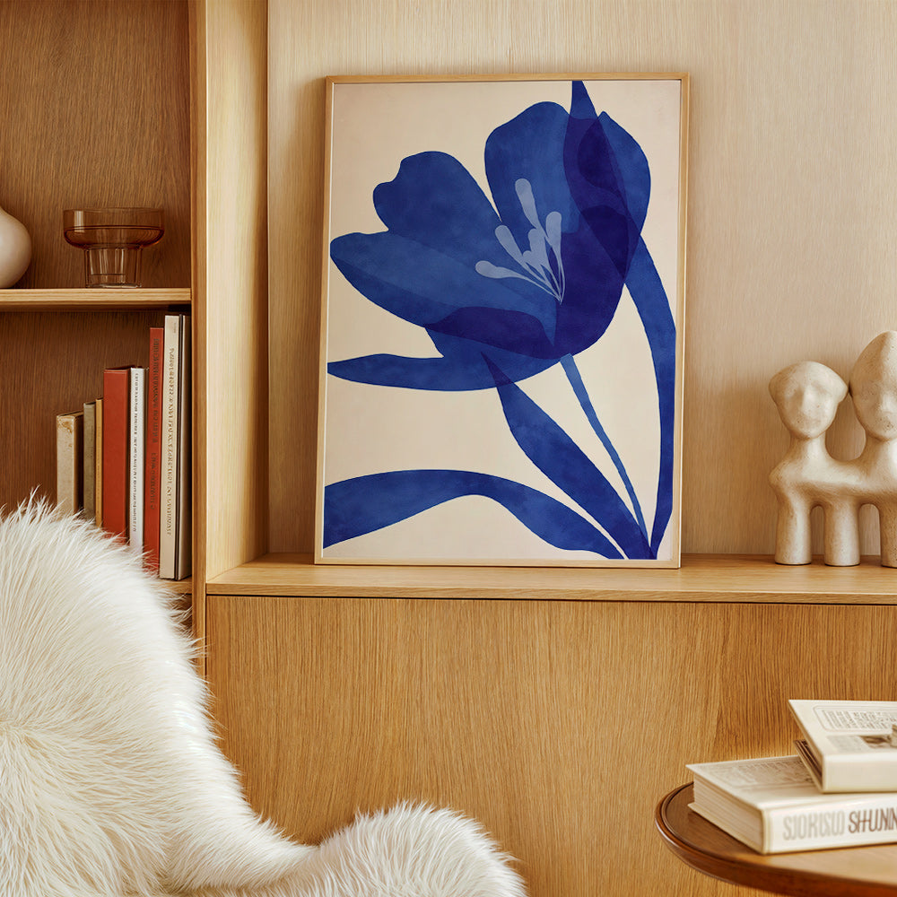 Lámina botánica azul con flor estilizada – Product3