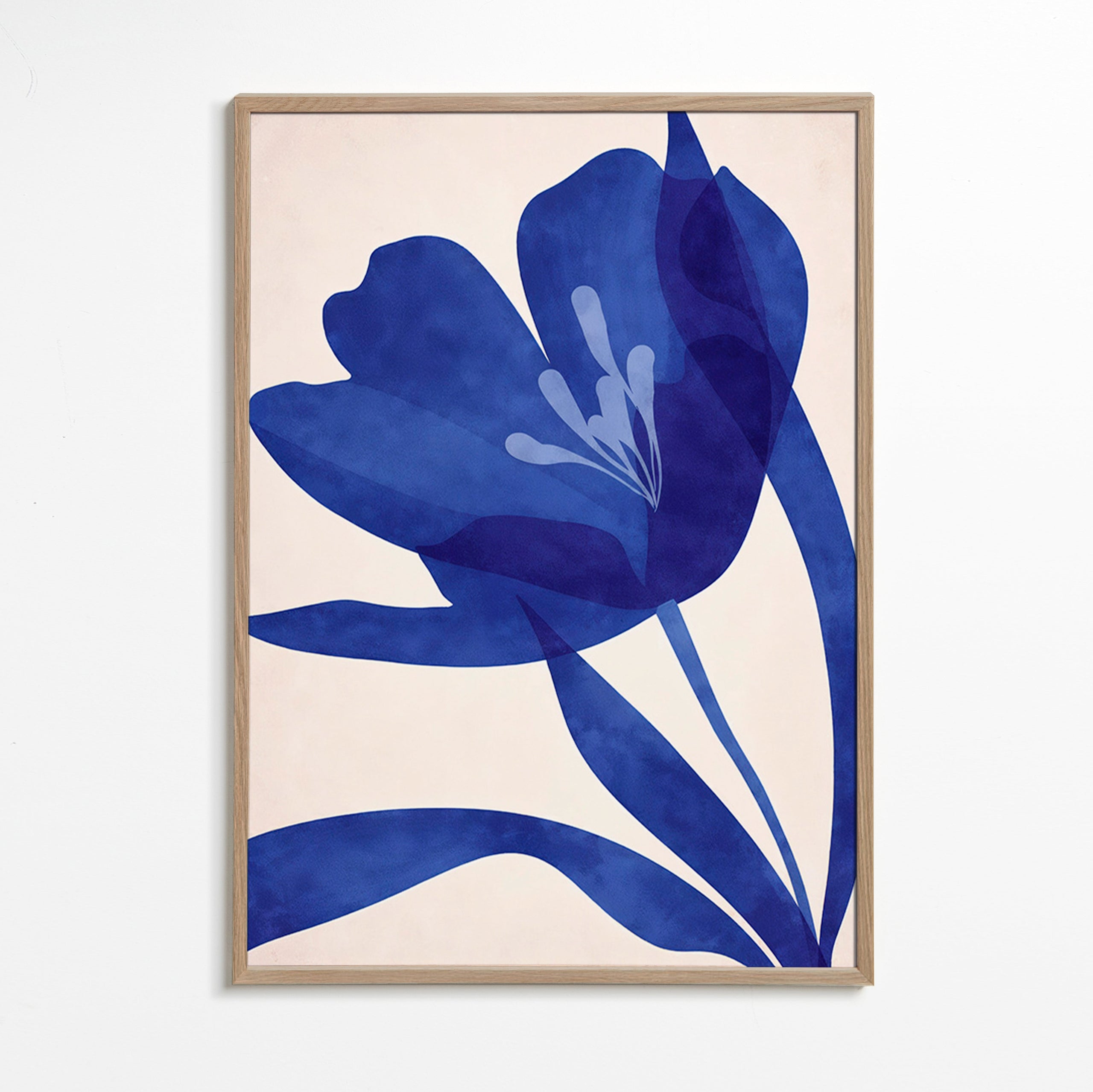Lámina botánica azul con flor estilizada – Oak Frame