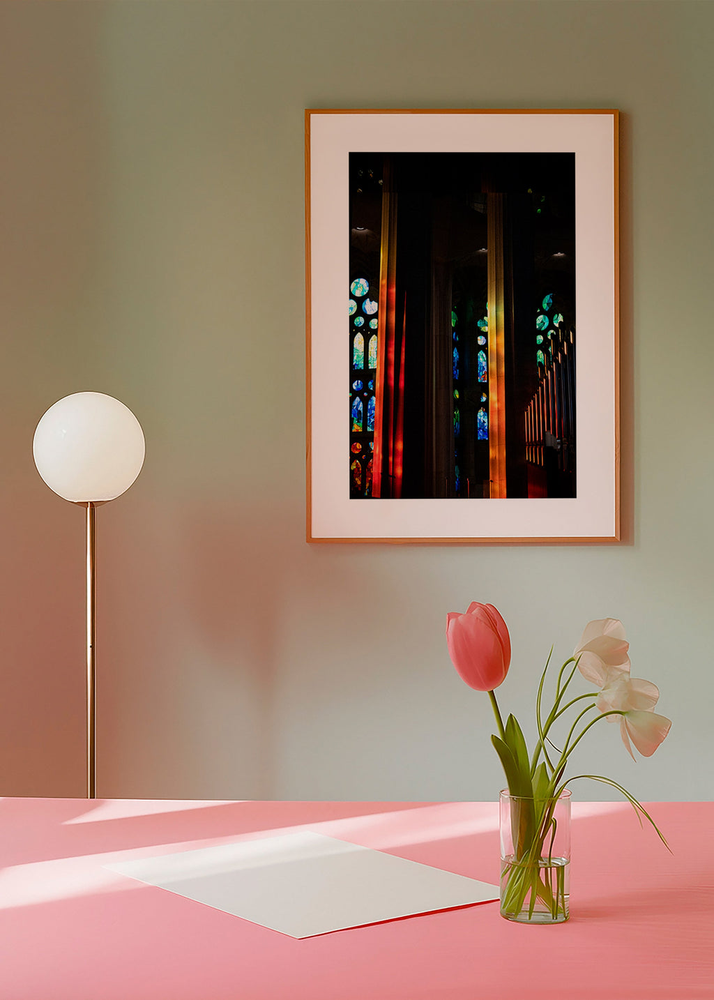 Fotografía de catedral con vidrieras iluminadas – Product2