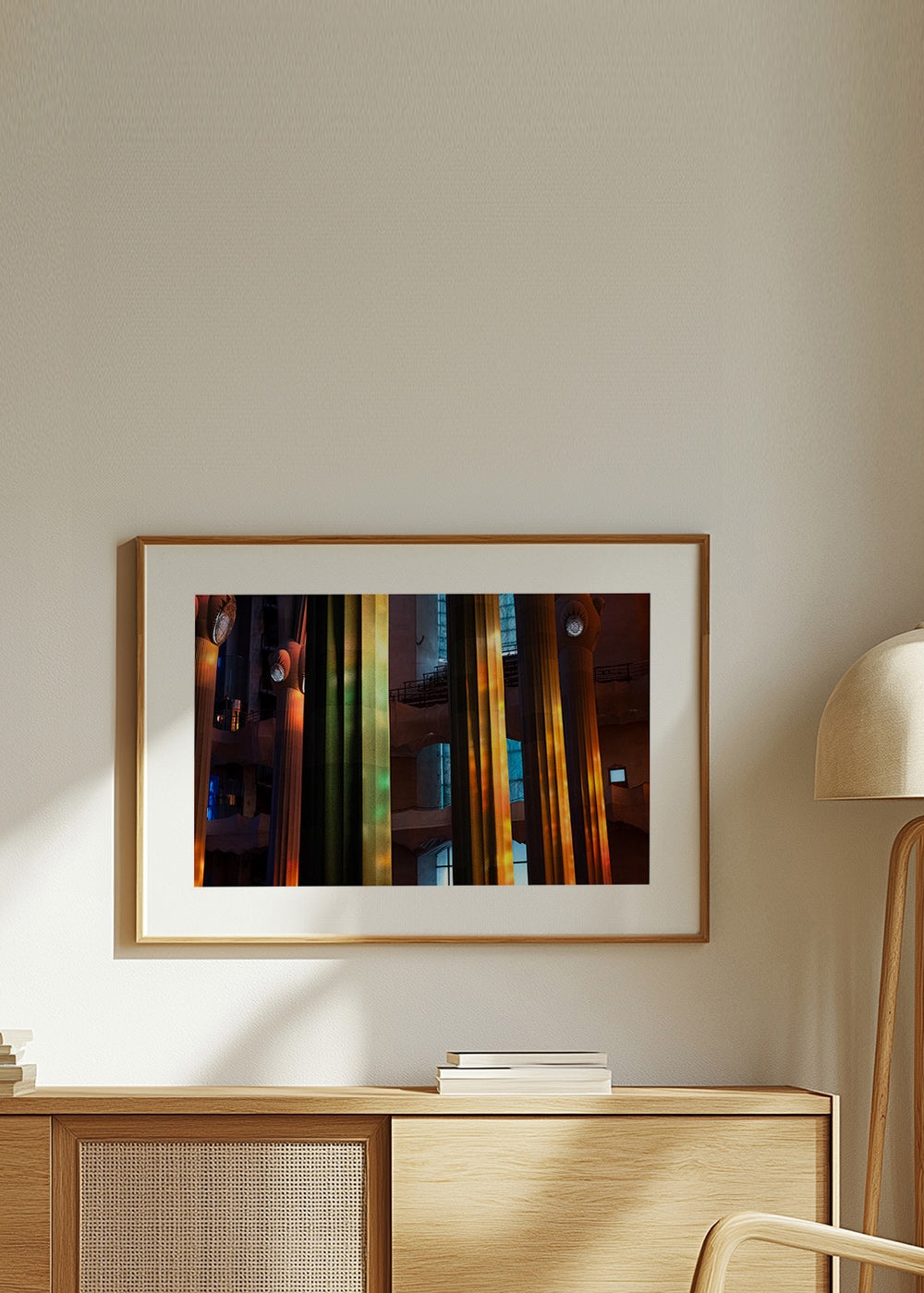 Fotografía interior de columnas iluminadas en color – Product3