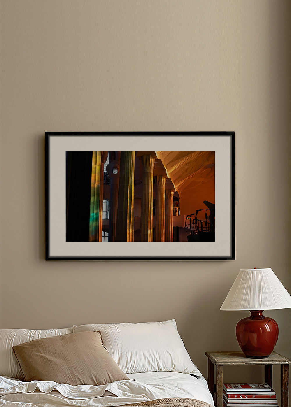 Fotografía interior arquitectónica con luz dorada – Canvas1