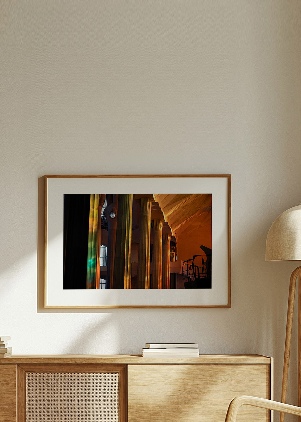Fotografía interior arquitectónica con luz dorada – Product1