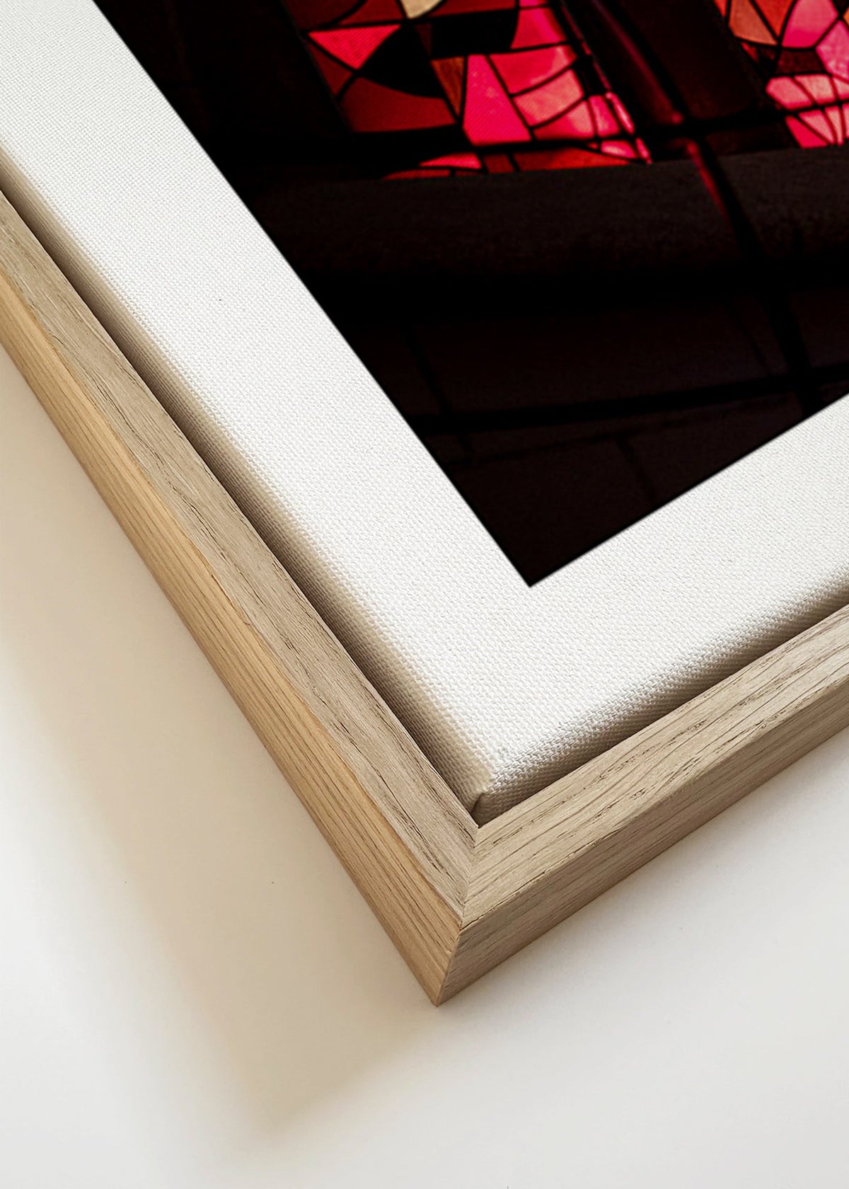 Fotografía de vitrales coloristas en interior gótico – Canvas detail