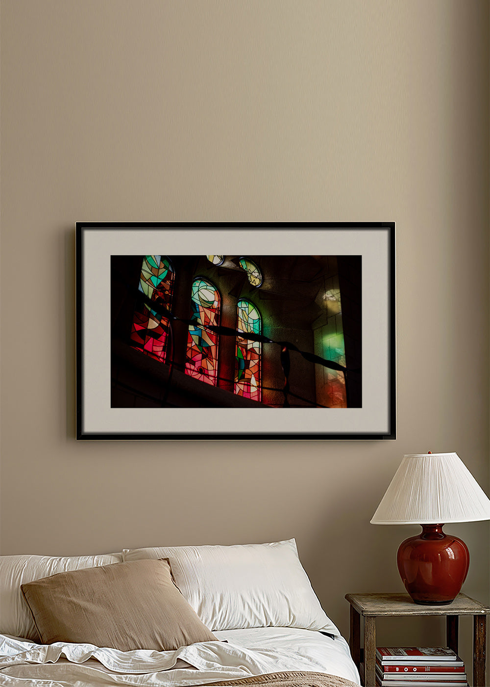 Fotografía de vitrales coloristas en interior gótico – Canvas1