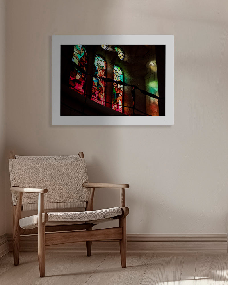 Fotografía de vitrales coloristas en interior gótico – Canvas