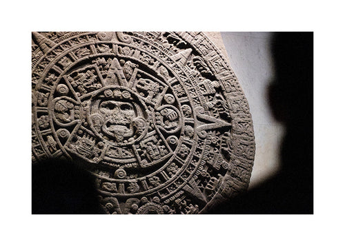 Fotografía calendario azteca en relieve