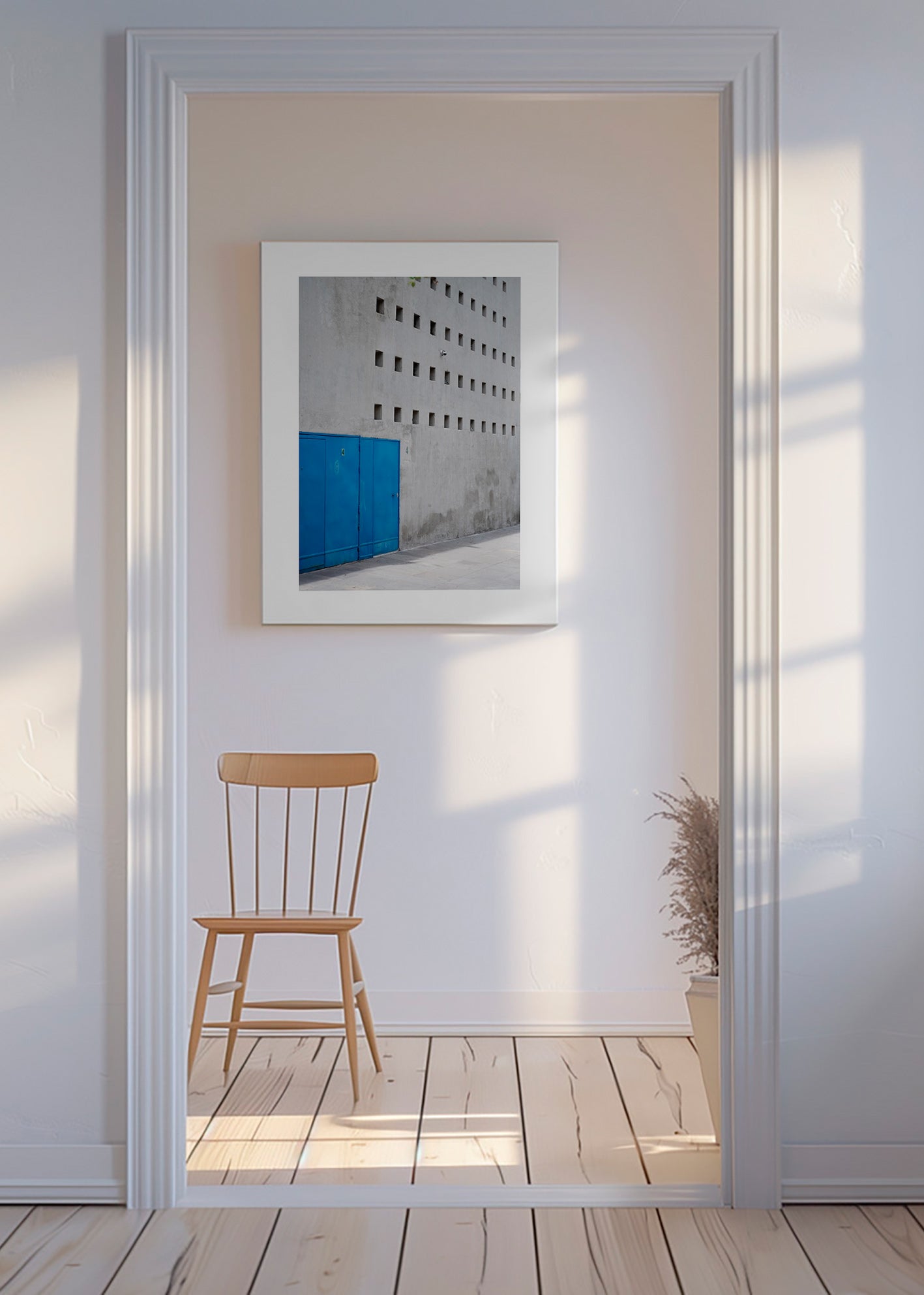 Cuadro puerta azul y fachada geométrica – Canvas