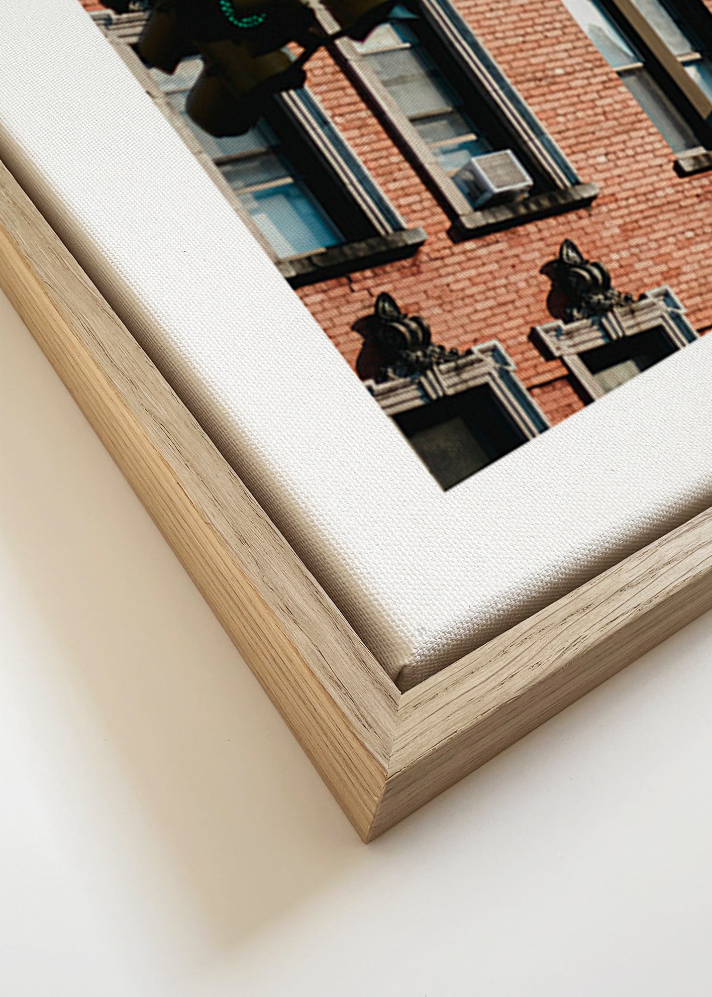 Cuadro de ciudades con fachada de ladrillo – Canvas detail