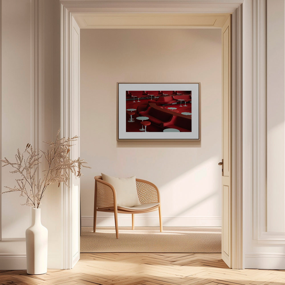 Fotografía lounge roja con asientos curvos – Canvas2