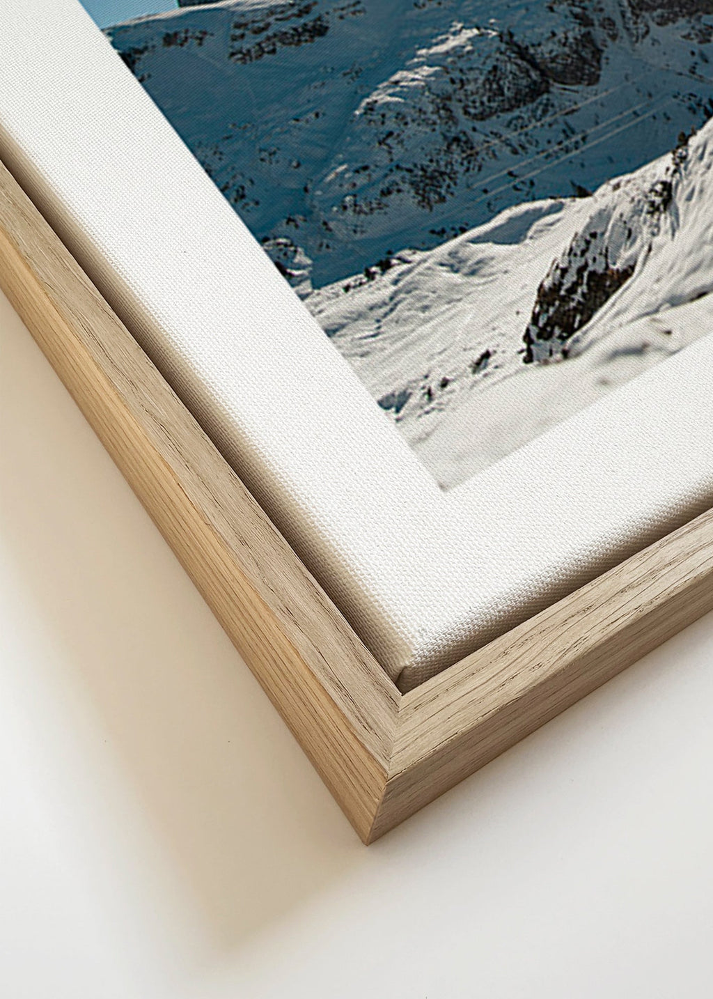 Cuadro de paisaje: cordillera nevada con sol brillante – Canvas detail