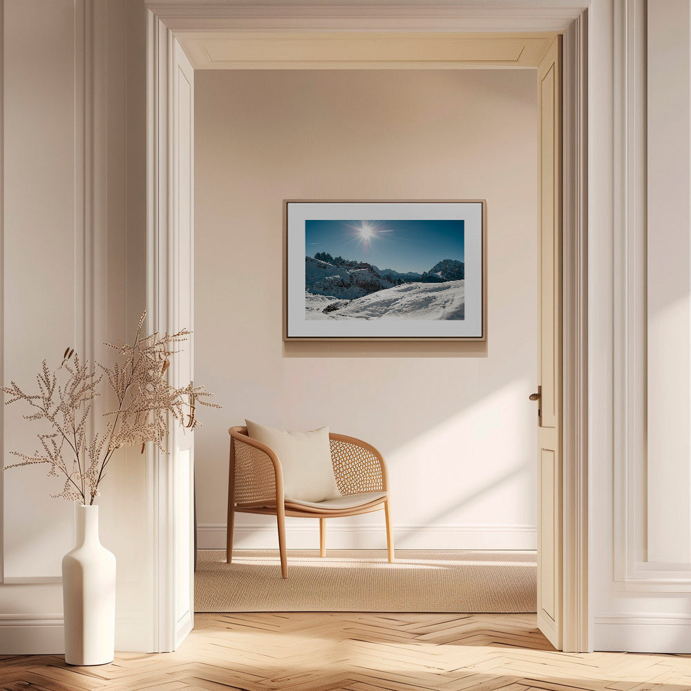 Cuadro de paisaje: cordillera nevada con sol brillante – Canvas2
