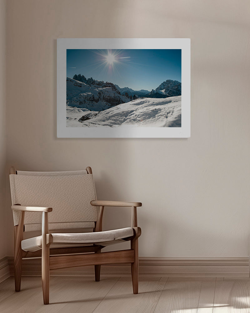 Cuadro de paisaje: cordillera nevada con sol brillante – Canvas