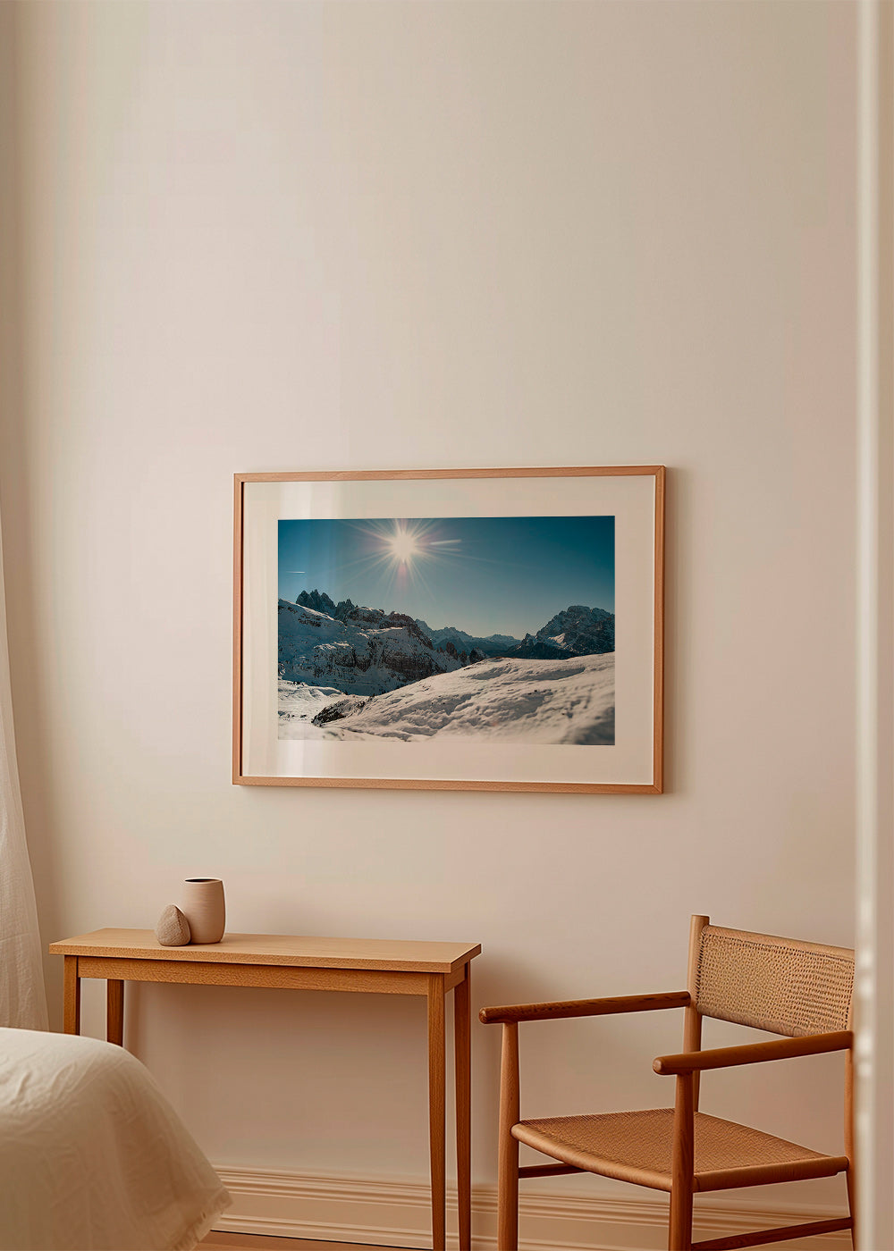 Cuadro de paisaje: cordillera nevada con sol brillante – Product1