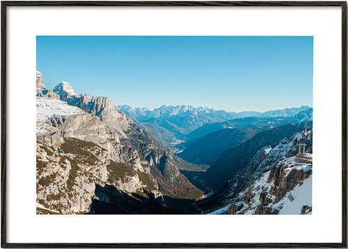 Cuadro de paisaje con vista de montaña nevada – Black Frame