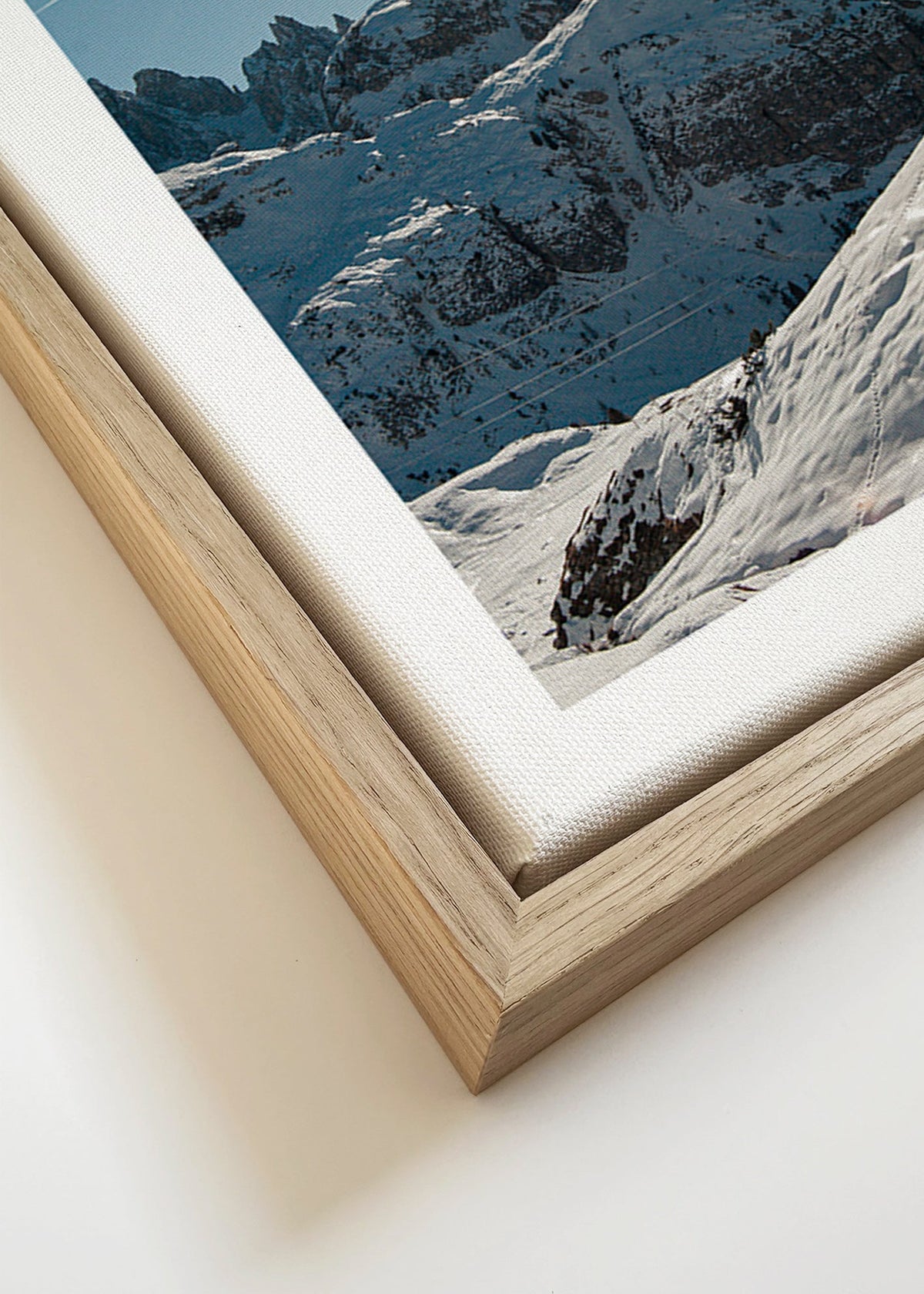 Cuadro de paisaje nevado con sol alto – Canvas detail