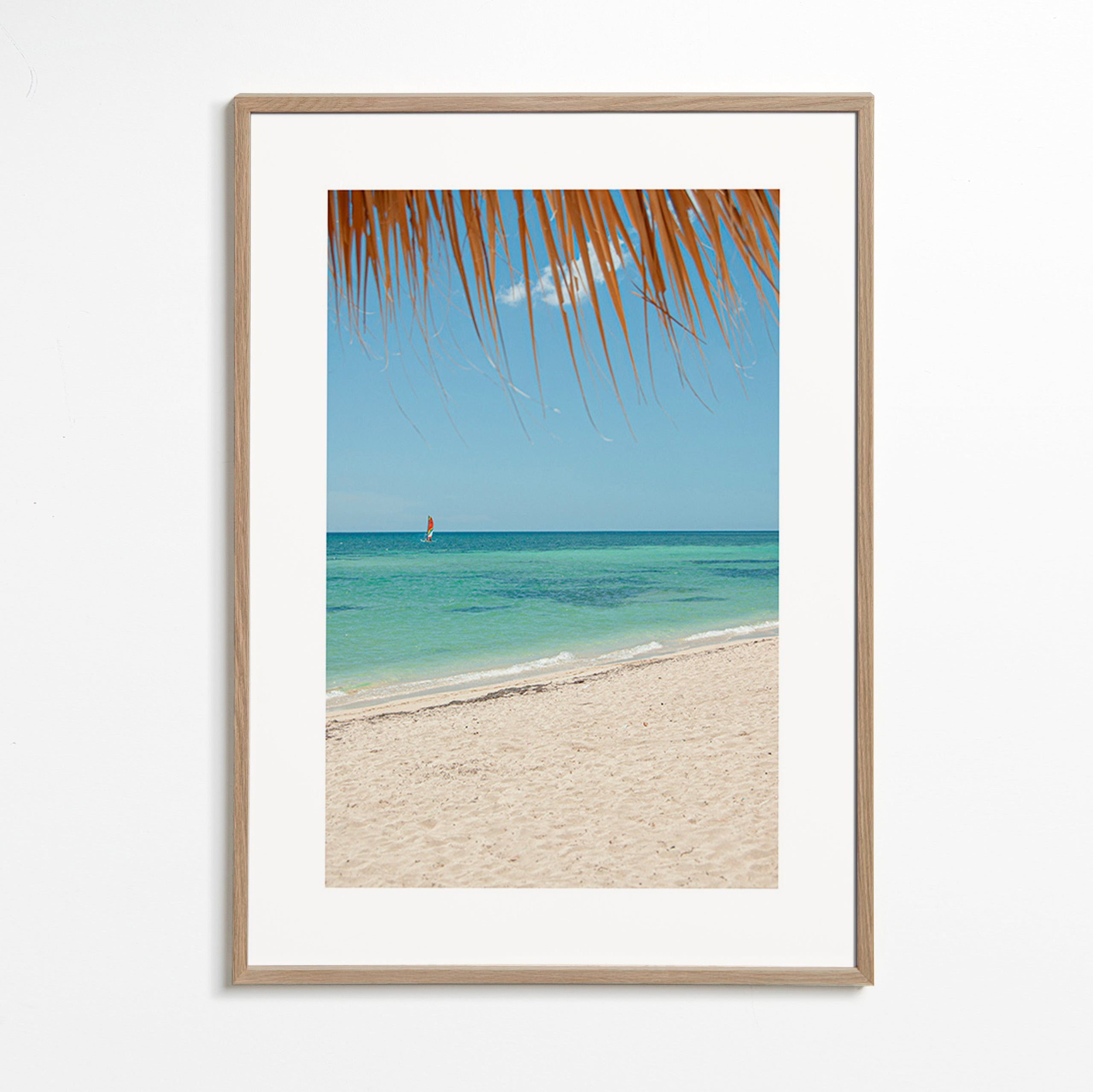 Cuadro de paisaje: playa caribeña con palmera – Oak Frame