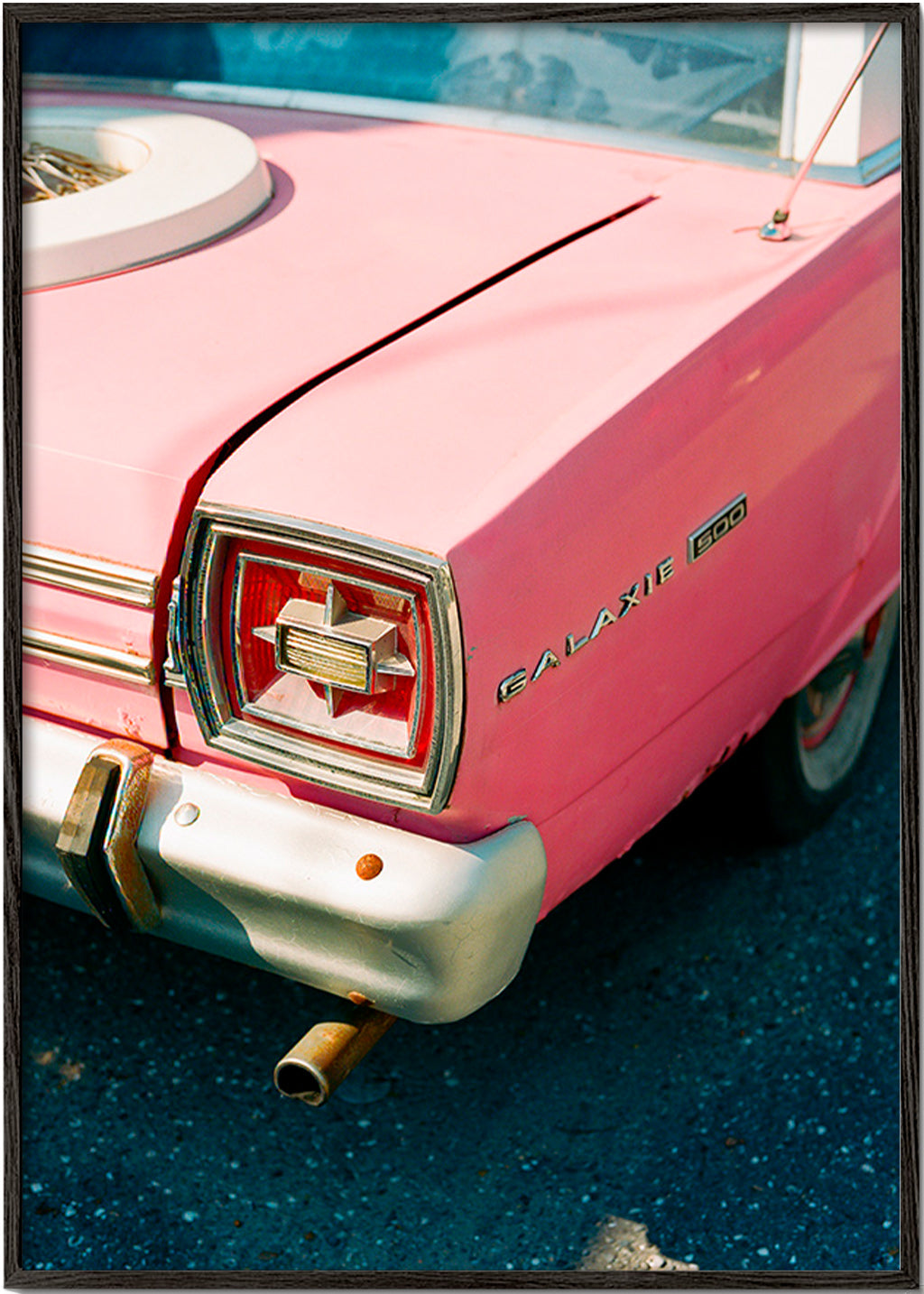 Cuadro vintage coche rosa clásico – Black Frame