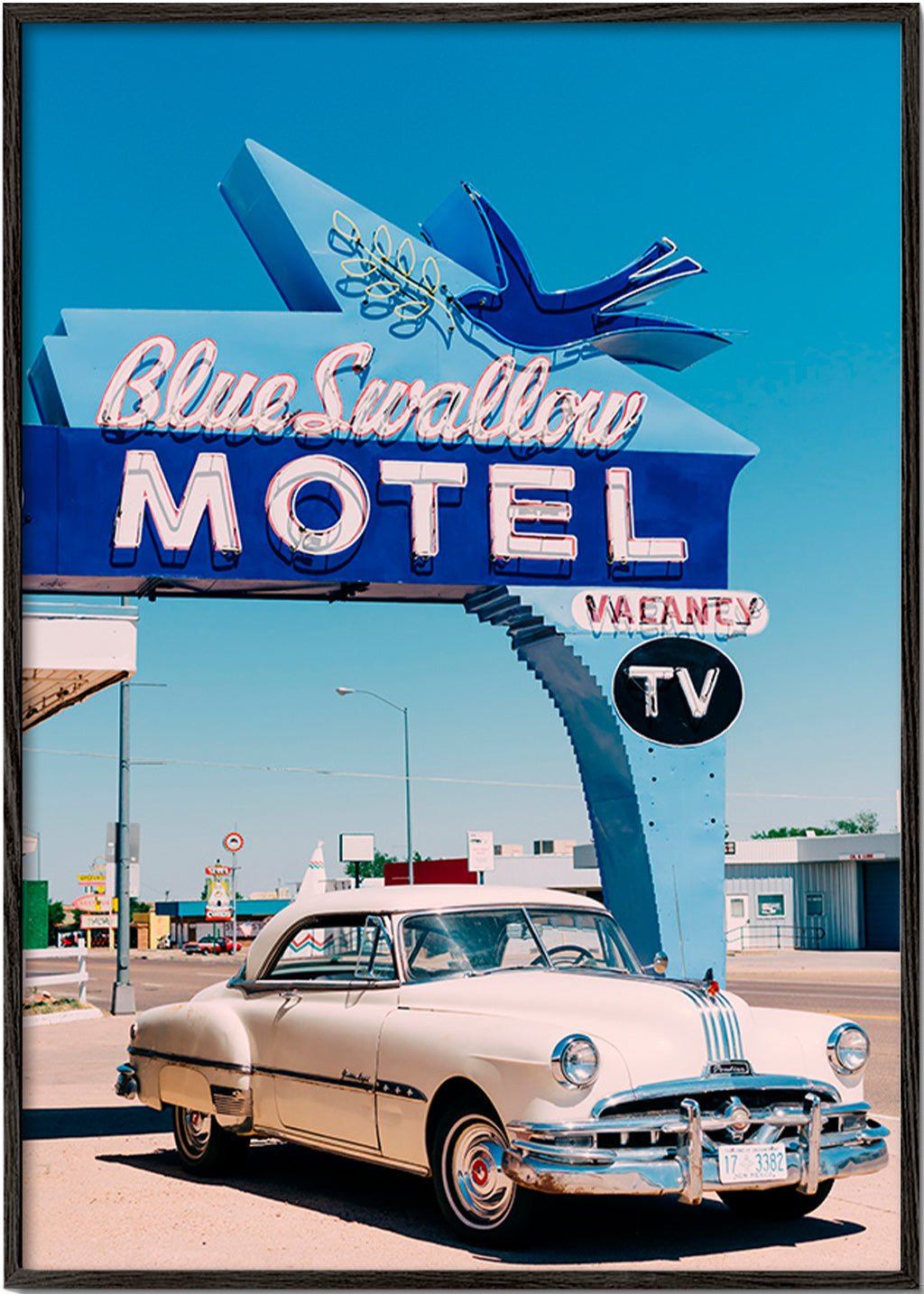 Cuadro vintage de motel y coche clásico – Black Frame