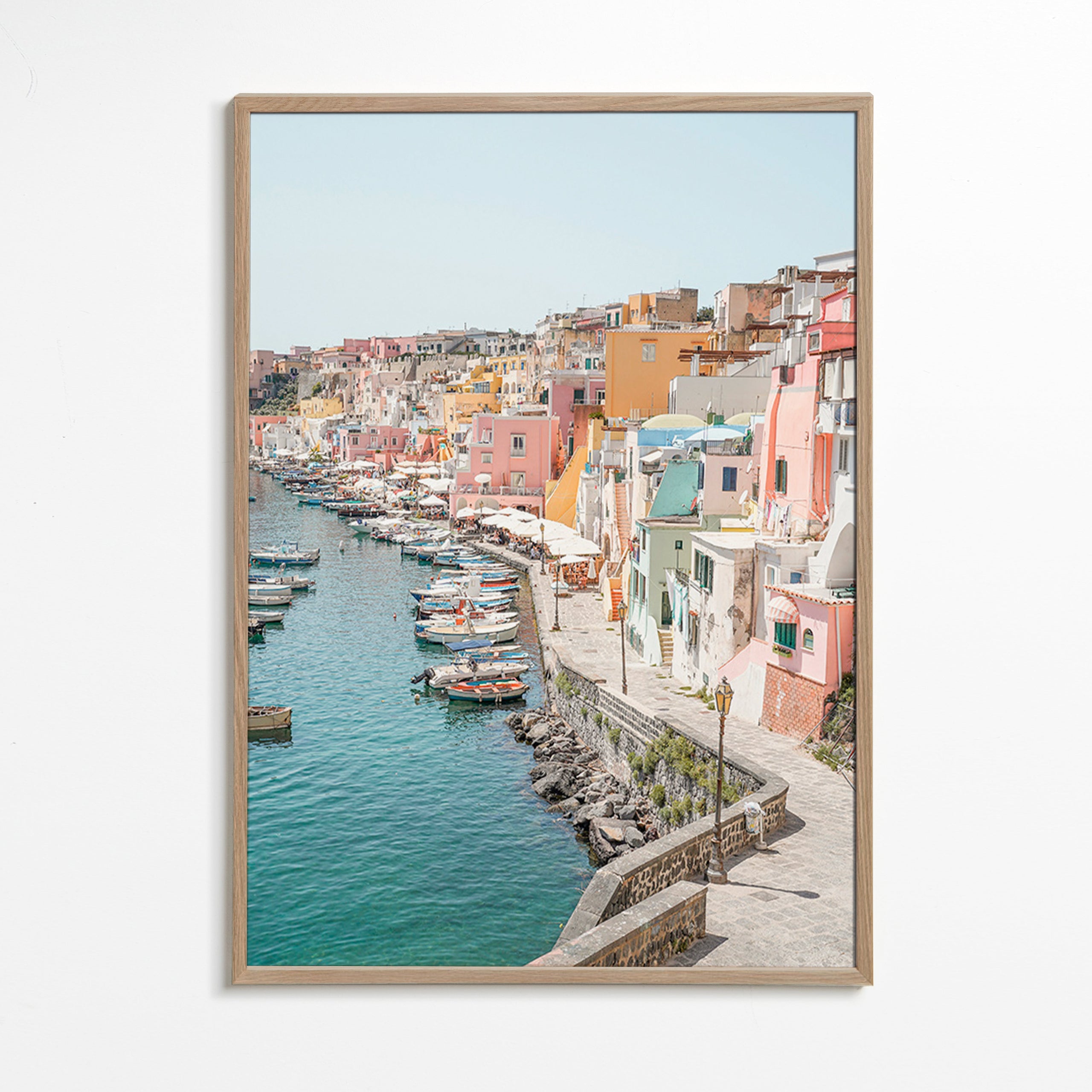 Cuadro de ciudades Procida puerto colorido – Oak Frame
