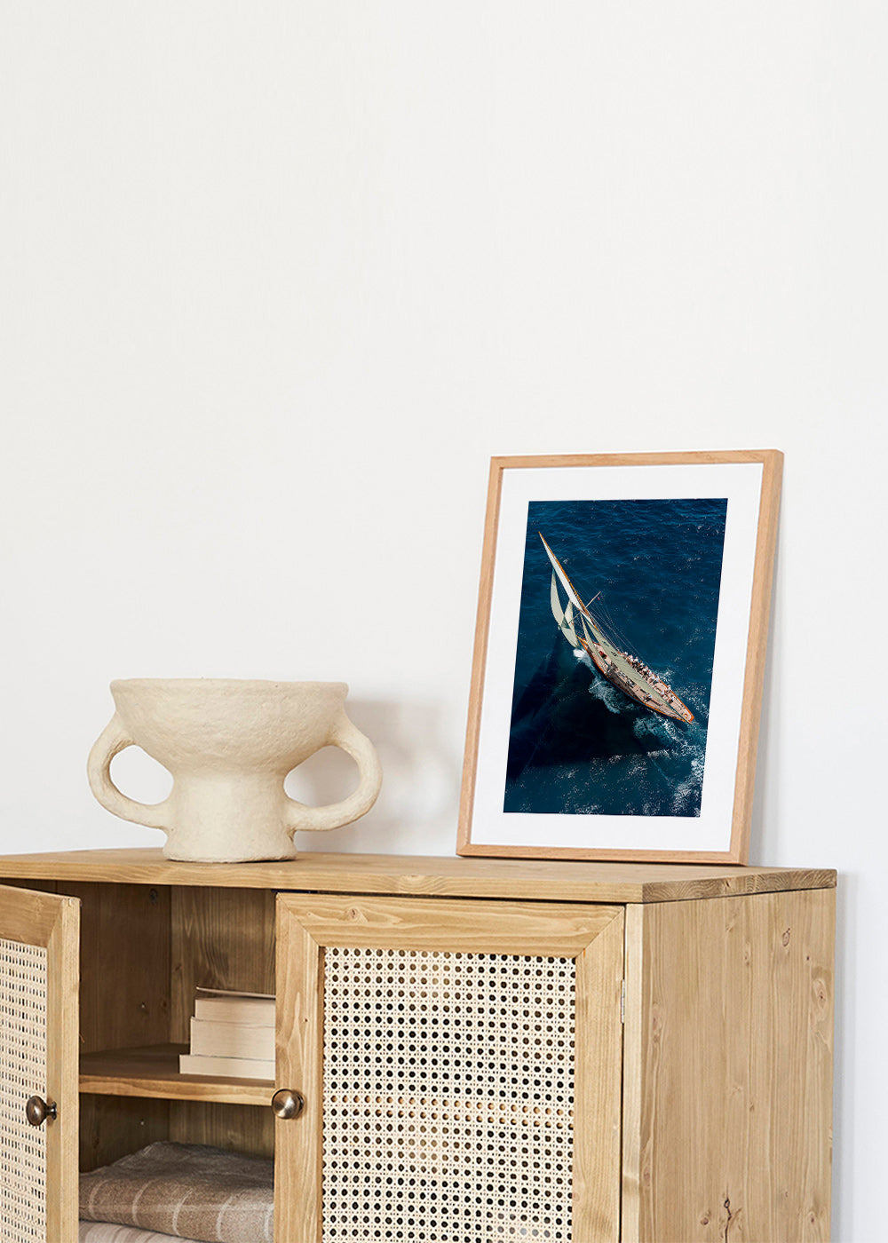 Fotografía de velero clásico en regata – Product2